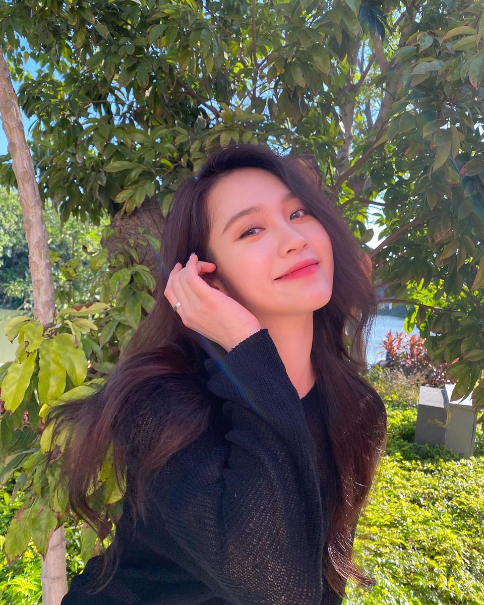 cosmIX_342's tweet photo. Fu Yaning Insta Update 💖
#FuYaning #yaning #JessieFu https://t.co/G1NWRCQ50L