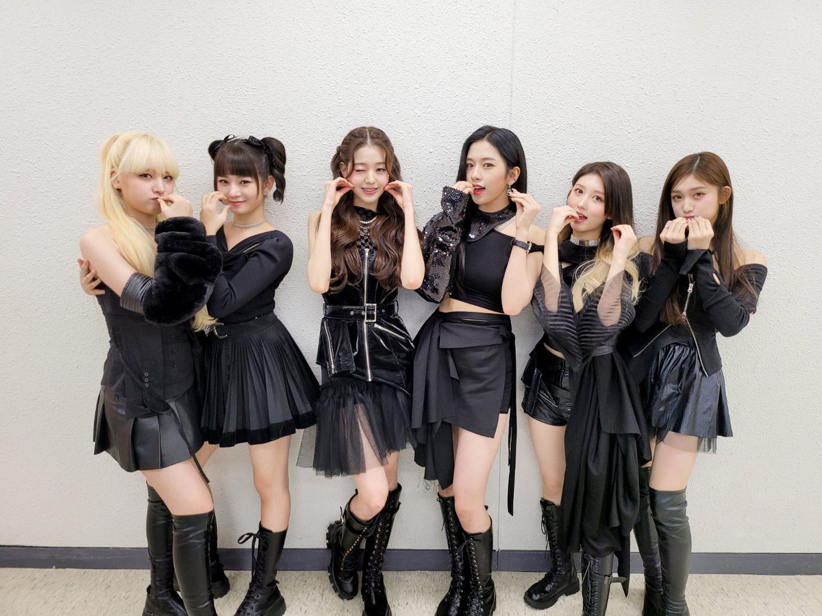 IVEstarship's tweet photo. 📸
IVE SHOT!
DATE : 2021.12.08
NAME : #MBCM #쇼챔피언
#IVE #아이브
#유진 #가을 #레이 #원영 #리즈 #이서
#ELEVEN #IVE_ELEVEN
#IVE_SHOT https://t.co/7OHnt2X4Dp
