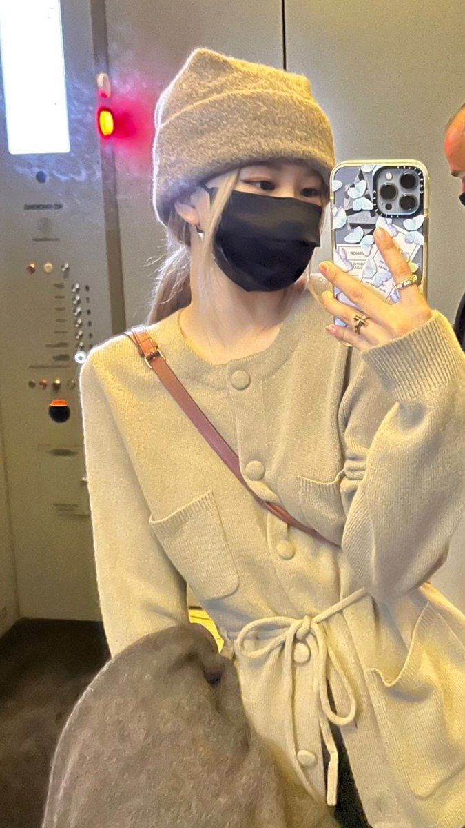 _pnynhei_'s tweet photo. I vote #MAMAVOTE #rosé 💗
Fansé cố lên nào :( https://t.co/0gBTBEhhju