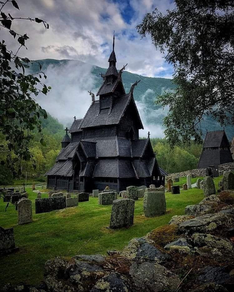 GrecianGirly's tweet image. Borgund Stavkyrkje (a medieval Norwegian stave church), built in 1180. The church was closed in 1868. It was purchased in 1877 by the National Trust of Norway (Fortidsminneforeningen) thereby saving it from demolition. It is now a museum.  (Links in the comments)