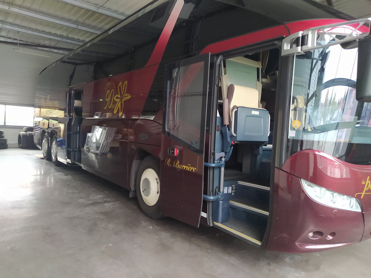 #AvecPoleEmploi et les Autocars-Barriere.fr, #Montauban hier, journée dédiée Transport au féminin susciter des vocations pour les métiers de 🚎🎯conducteur/CONDUCTRICE de bus. Découvertes, #formations. en 2022 Recrutements sur des postes en CDI seront au RDV😀#tousmobilisés !