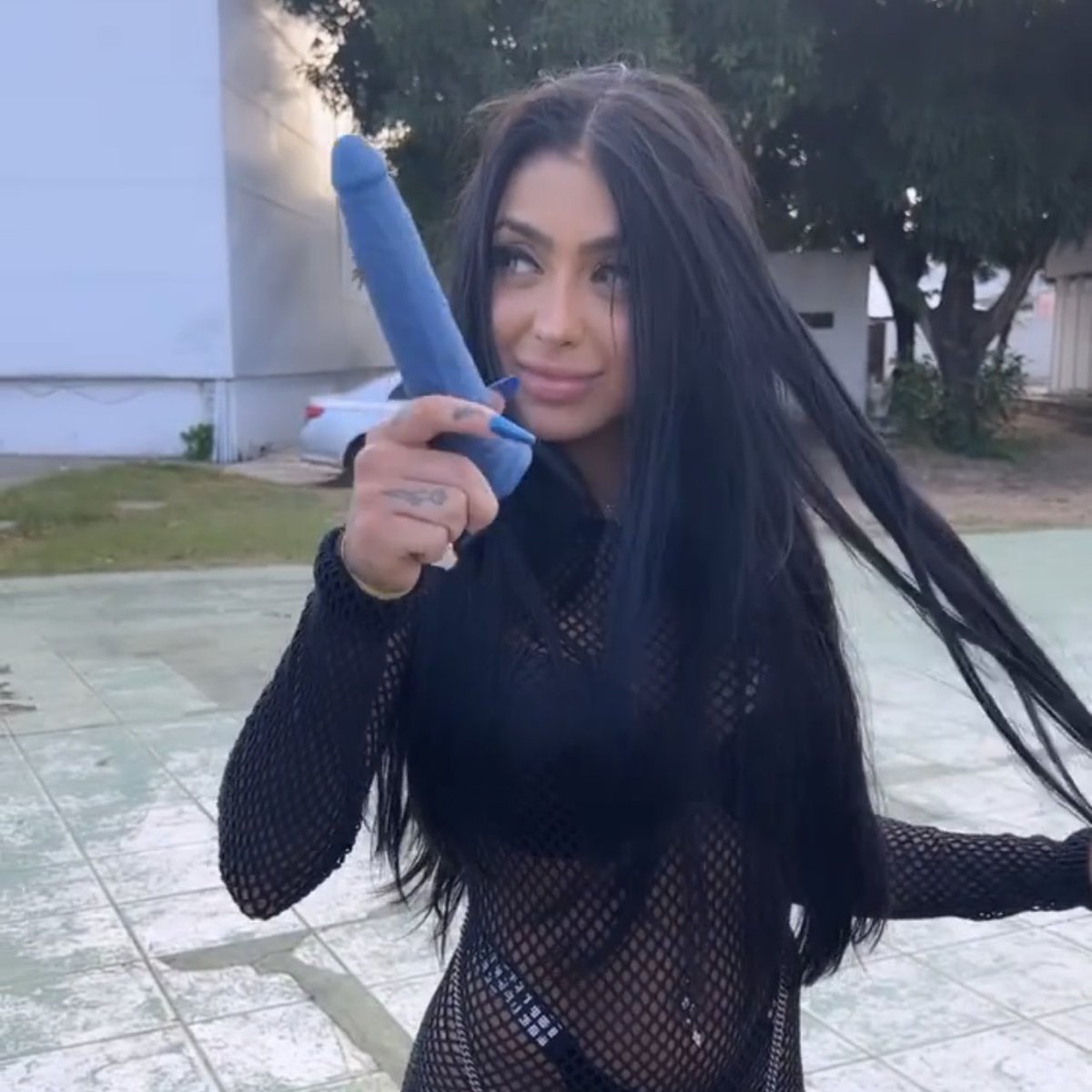 choquei's tweet image. Gente a Mirella indo embora da Farofa. Alguém sabe me dizer o que rolou?! 🗣