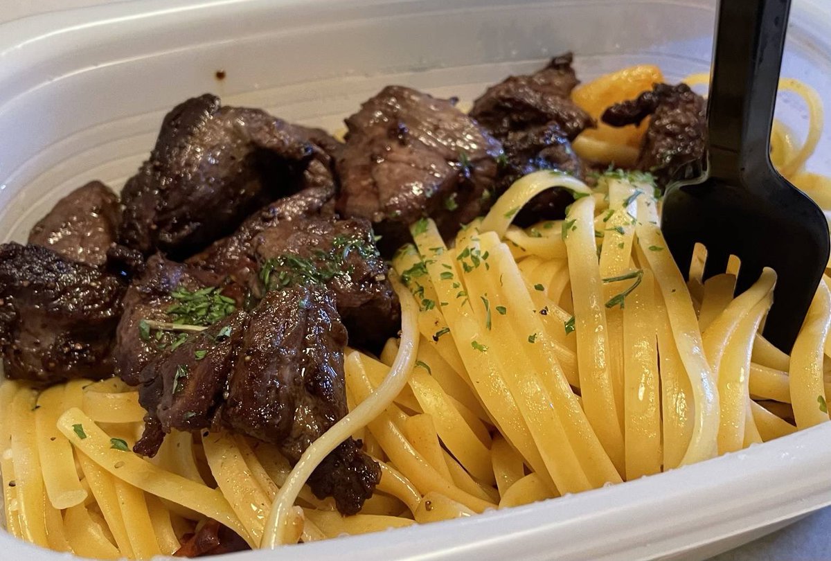 WAYTOTHEClTY's tweet image. b-KN🐻 

"abis olahraga harus makan enak laah"