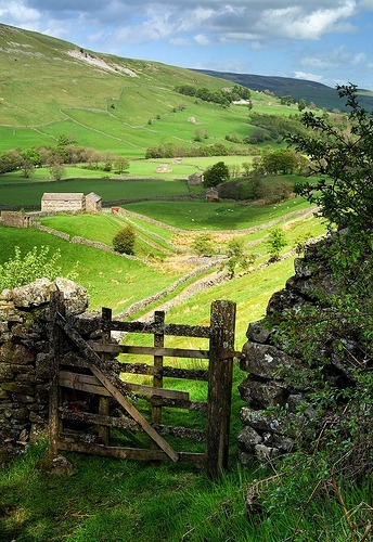 kicking_carbs's tweet photo. Valley Gate,Yorkshire, England #ValleyGate,Yorkshire #England https://t.co/l5lJZYxkhb https://t.co/JRc3agDBJU