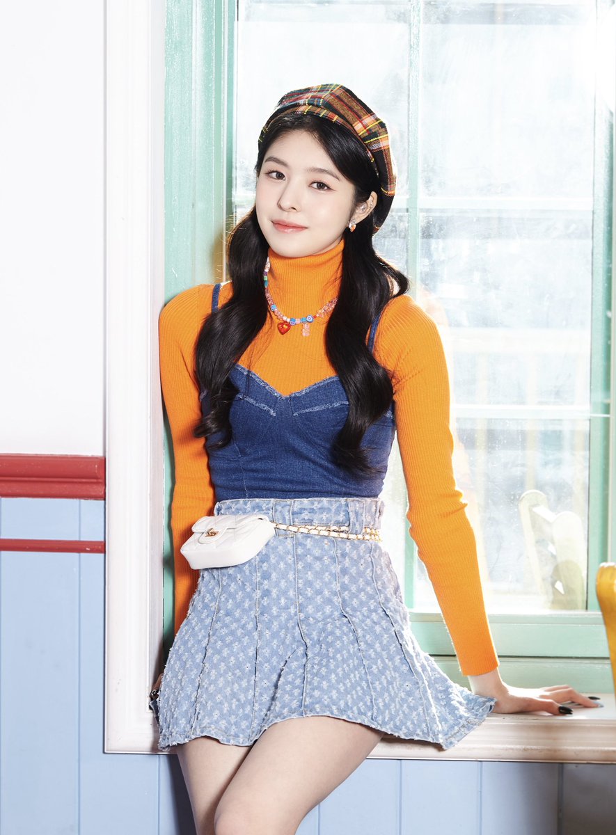official_skyle's tweet photo. [📸]

SKYLE Winter Special Digital Single
'Our Christmas' Concept Image 

✨ 2021.12.09 12PM (KST)

#SKYLE #스카이리 
#ERIN #CHAEHYEON #GINNY #UJEONG 
#에린 #채현 #지니 #우정 https://t.co/dvjaQ9gJwI
