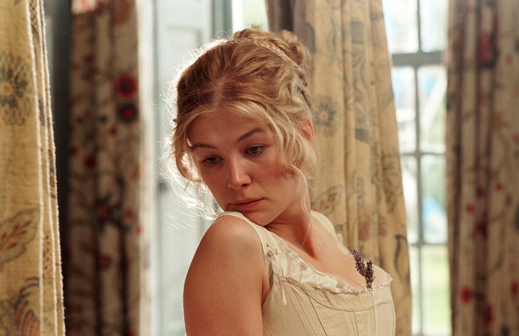 stolennymph's tweet photo. rosamund pike in pride and prejudice (2005) https://t.co/HPgmuy73Ub