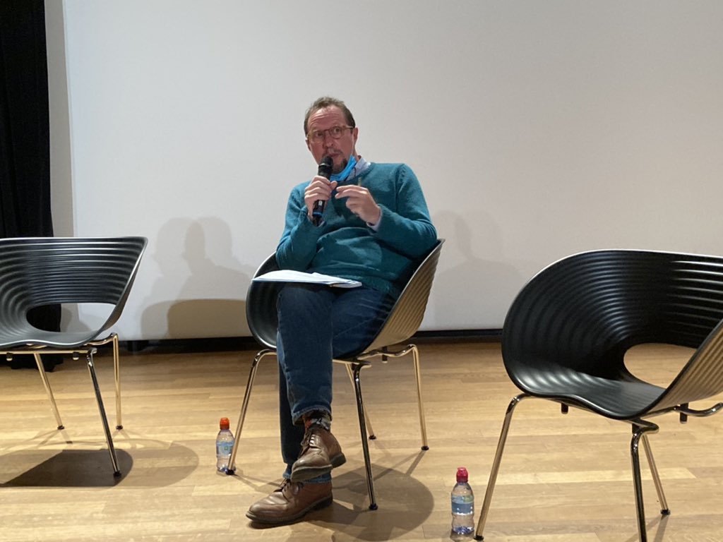 AORIF_'s tweet photo. DRAC-AORIF : une riche 1ère table-ronde consacrée aux enjeux du dvpt artistique et culturel dans les quartiers Hlm, avec H. Baril @ApesDsu, M. Gillot @icfhabitat La Sablière, P. Guerin Toit et Joie @PosteHabitat, C. Ziem #ADAC IdF et JF Danis DRAC, avec comme @zambeaux gd témoin. https://t.co/aA3VWQqkcl