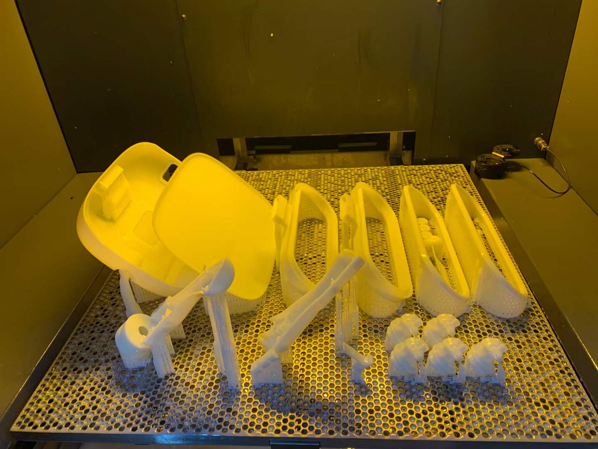 FloreZwx's tweet photo. It took only a week for 3D printing, post finish, painting and assembling the lights. The client was very satisfied with the turnover time.
#3dprint #custom #drone #prototype #SLA #manufacture #masterpattern https://t.co/aKVQSYyc1O