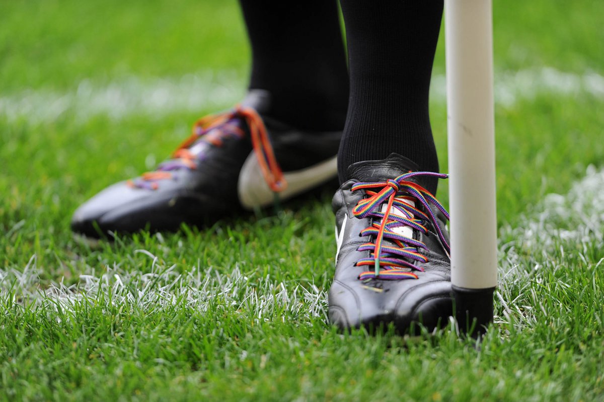 Sport is for everyone, no matter what. It builds a sense of community through a shared passion, and LGBTQ+ people deserve to be a part of this. 
Together and on or off the pitch, let's work together to make sports more inclusive. 🙌 #RainbowLacesDay