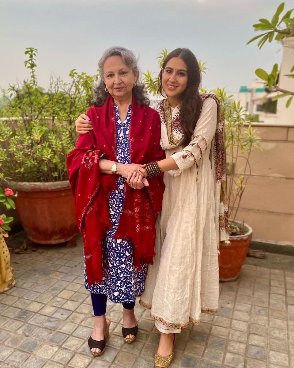 yourchoice07's tweet photo. #SaraAliKhan sharing photo  #sharmilatagore birthday. https://t.co/y44ZRQ4iB5
