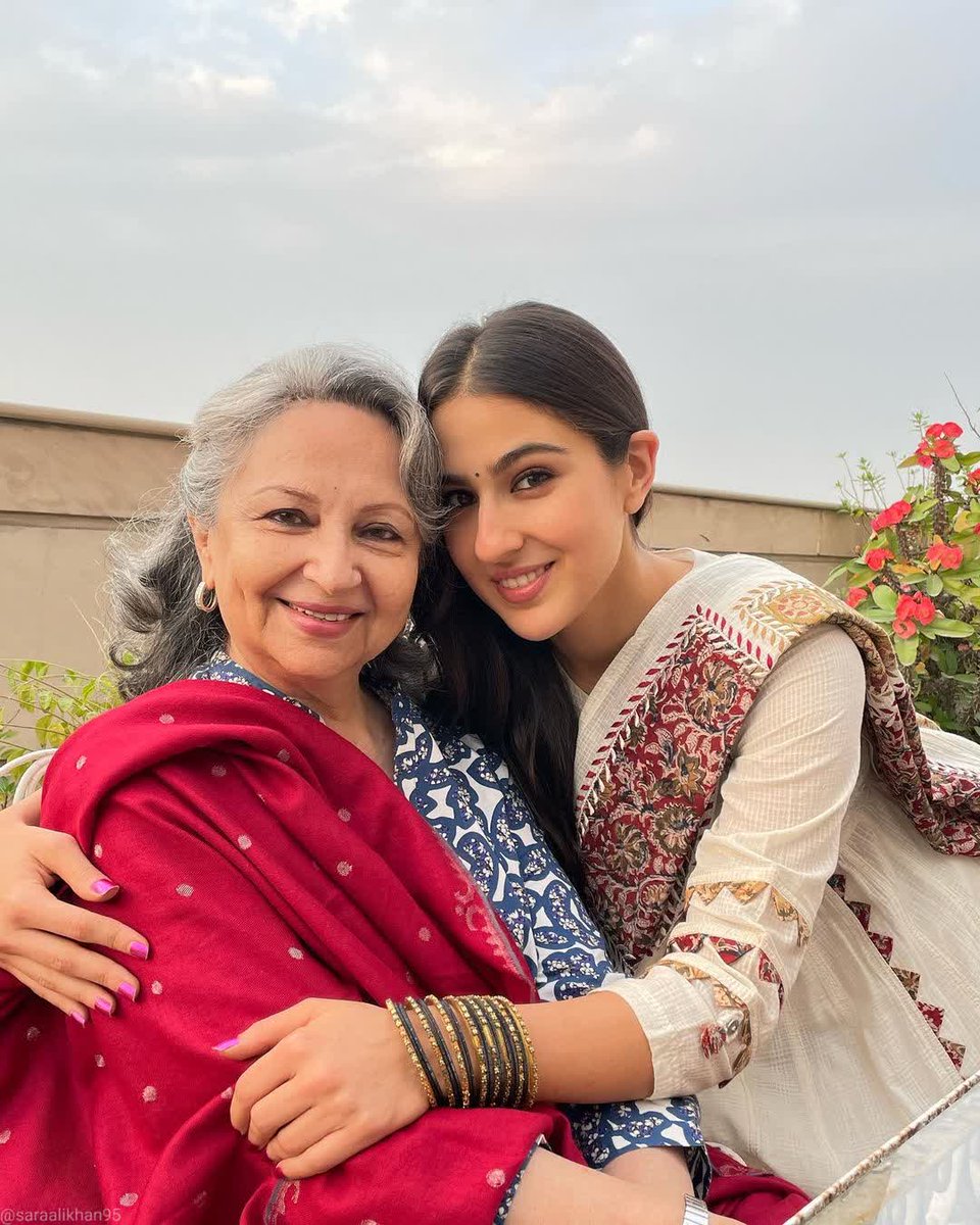 yourchoice07's tweet photo. #SaraAliKhan sharing photo  #sharmilatagore birthday. https://t.co/y44ZRQ4iB5