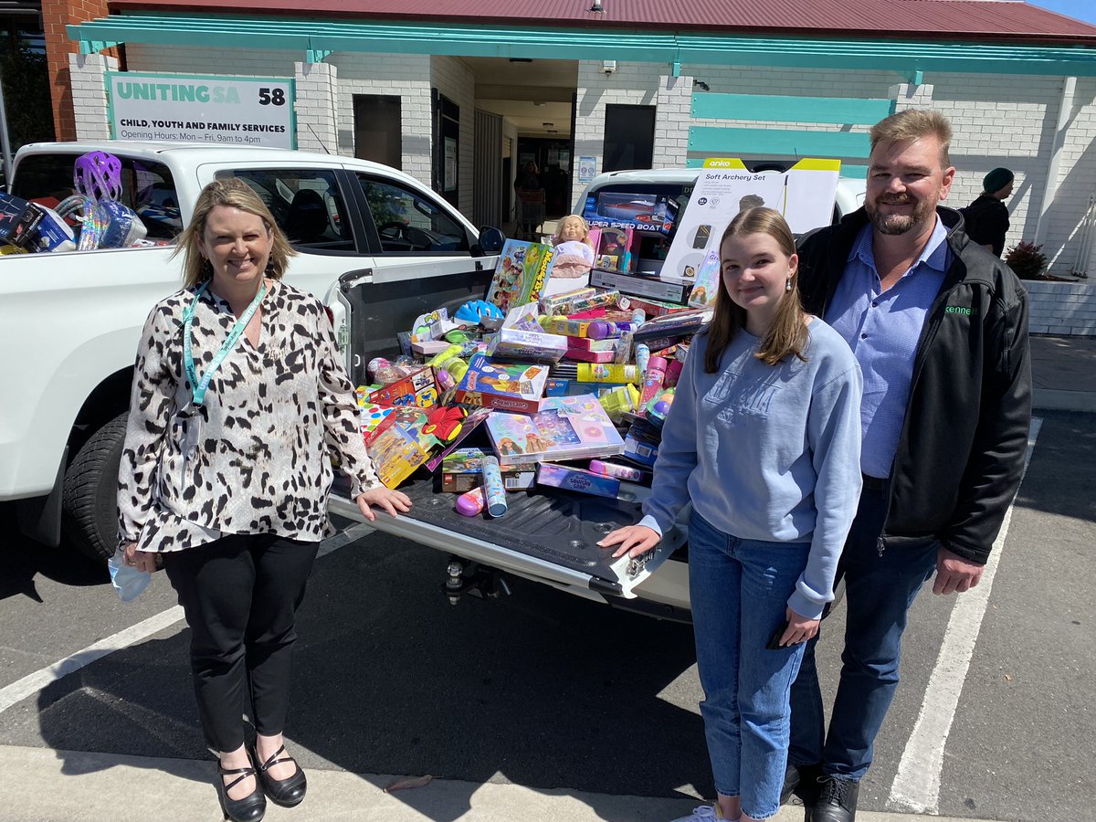 KennettBuilders's tweet photo. Every year, we get together as an organisation to donate new gifts and non-perishables to Uniting SAβs wonderful Toy Room β giving parents and caregivers the opportunity to take home brand new presents for their children.
#KennettBuilders #BuilderofBetter #Community #UnitingSA https://t.co/agmQAeaJHg