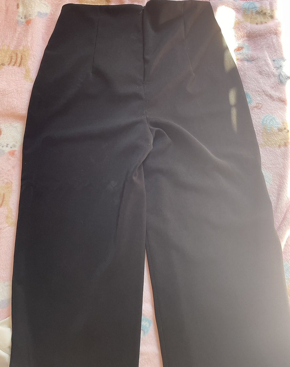 vvivie_err's tweet photo. กางเกงใส่แล้วผอมมาก 
100฿ รวมส่ง
Size:เอว 27 สพ38

#ส่งต่อเสื้อผ้า #ส่งต่อเสื้อผ้ามือสอง #ส่งต่อเสื้อผ้ามือสองสภาพดี #เสื้อผ้าสไตล์เกาหลี #เสื้อผ้ามือสอง #ส่���ต่อเสื้อผ้ามือสองราคาถูก #โล๊ะตู้เสื้อผ้า https://t.co/MnTA03JeXE
