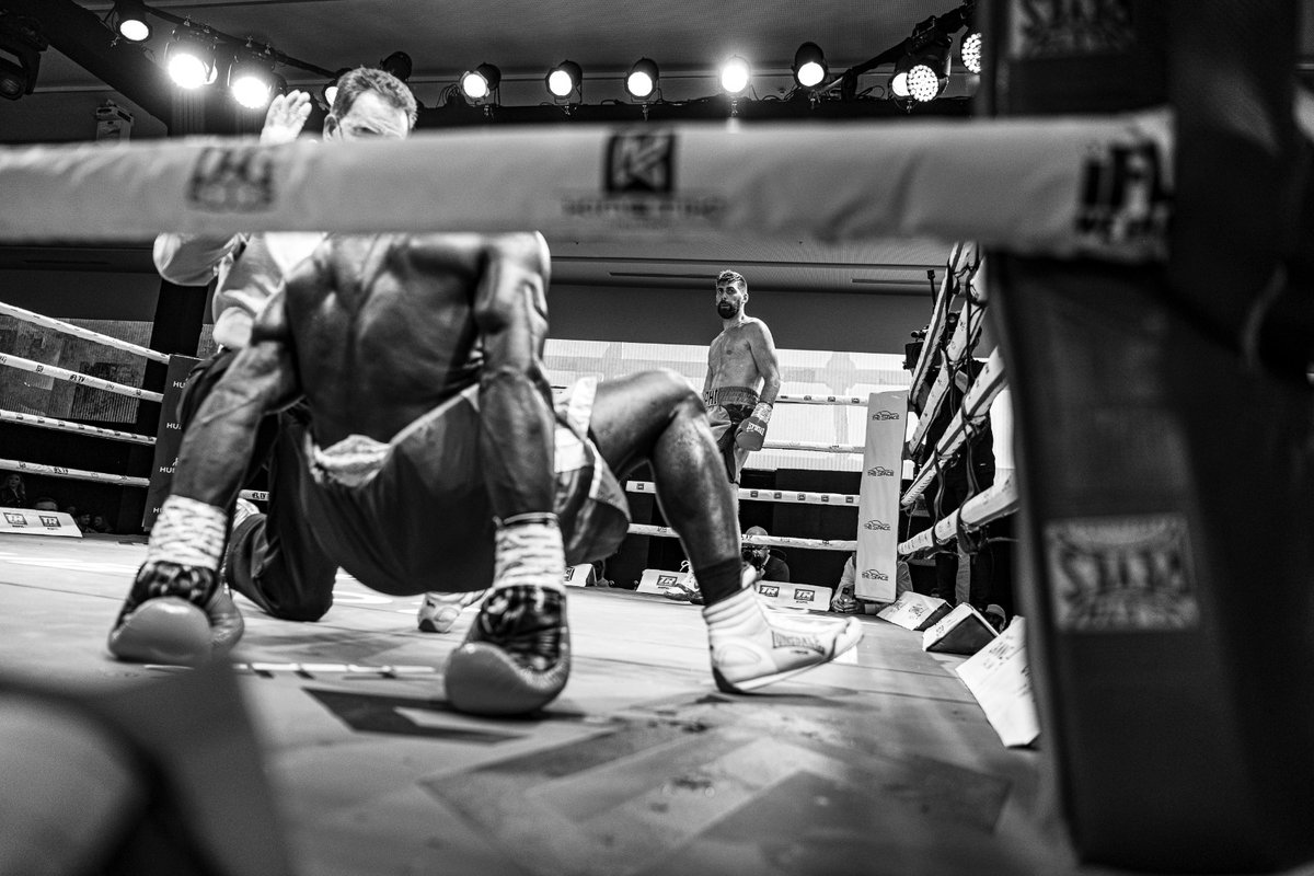 seddiqiboxing's tweet photo. π @Rocky87Fielding has reentered the @WBABoxing rankings at number eight after his latest victory over Emmanuel Danso on two weeks ago.
A big congratulations to Rocky! ππΌ
#RockyFielding #Boxing #D4GFightNight #thespacedxb #BritishBoxing #DubaiBoxing https://t.co/NUx72hlIWy