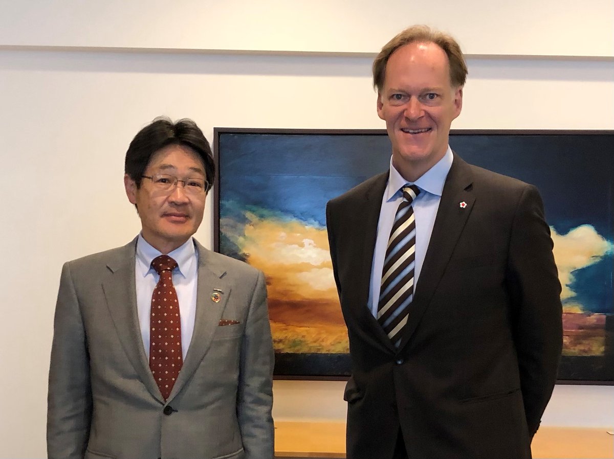 _IanMcKay's tweet photo. NTTデータ@NTTDATA_PRの本間社長にお会いしました。同社はこれまでも数多くイノベーションの発掘や様々な企業のDXを推進していますが、日本の新しい働き方をリードする技術でも、🇨🇦カナダの革新的な技術がこれまで以上にお役に立てることと期待しています。 https://t.co/74b23gXcV0