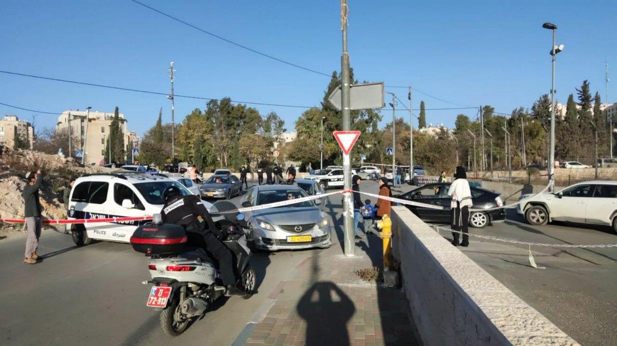 HananyaNaftali's tweet photo. BREAKING: Palestinian terrorist stabbed a Jewish woman carrying a baby in East Jerusalem. https://t.co/4EXRMWQ4LH