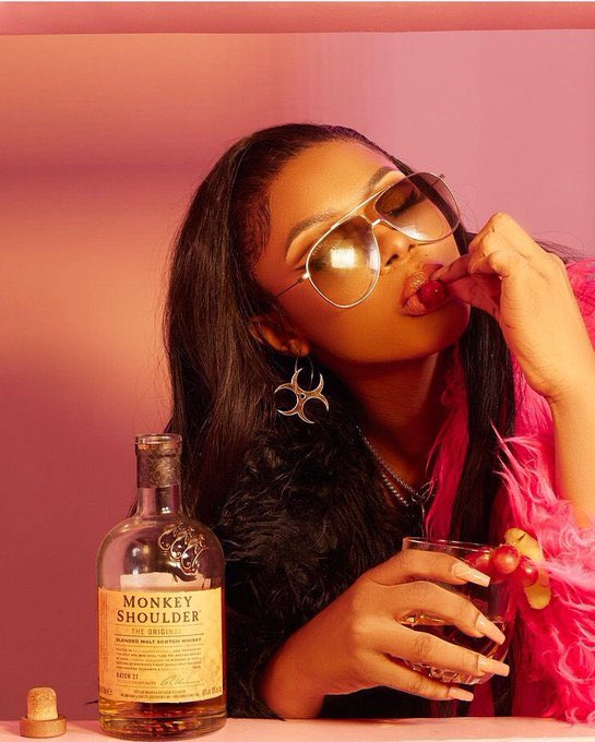 TiffanyOwusu1's tweet photo. Let’s geauxx 🏃♀️🏃♀️
MONKEY SHOULDER
CONGRATULATIONS LIQUOROSE
#MakeitMoney
#LiquoroseXMonkeyShoulder
#Liquorose https://t.co/Xx1fDD4dze