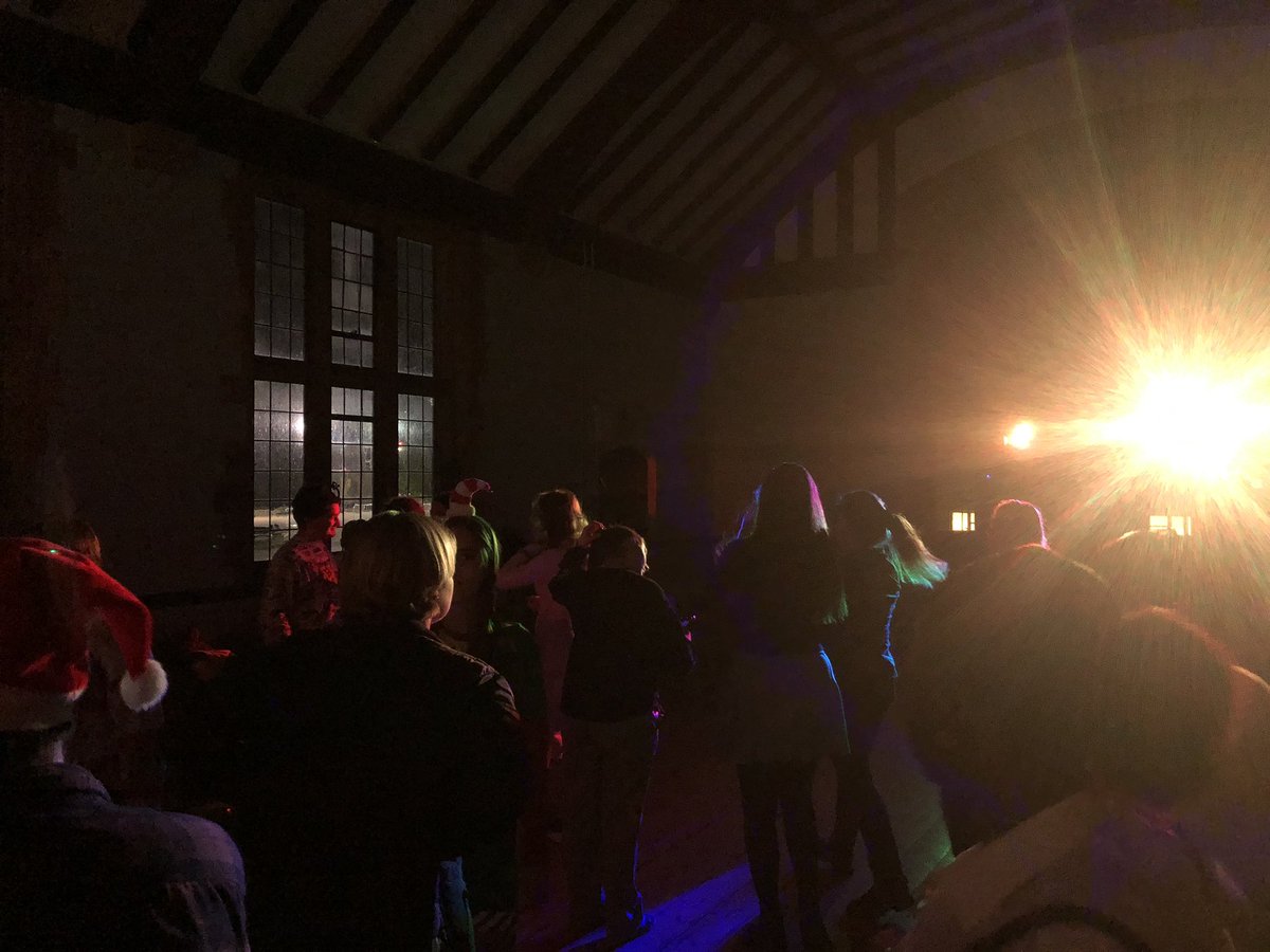 RHB_Boarding's tweet photo. On the final weekend of the term, the Boarding Community enjoyed a Friday evening trip to watch Reading Men’s 1st XI play Hockey with Mr F and then following this up with an end of term Disco in the Dining Hall! #inspiredBoarding https://t.co/Sxnp3DLf76