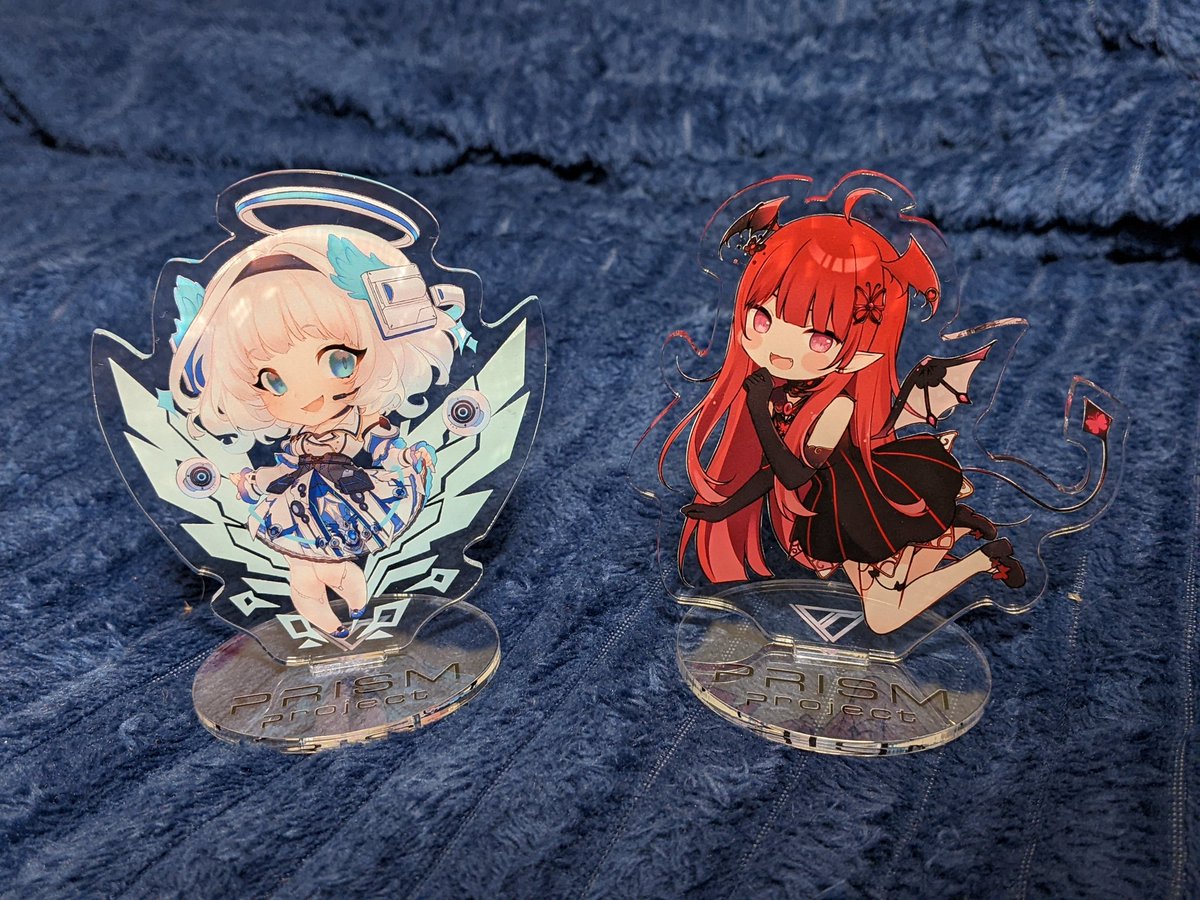 Ethasis_'s tweet photo. They've finally arrived! Gonna make a nice spot on my desk for them to stand.💜❤️💙
#LutoAraka
#RitaKamishiro
#PRISMMerch
#Gen2HalfAnni https://t.co/0M8112080z