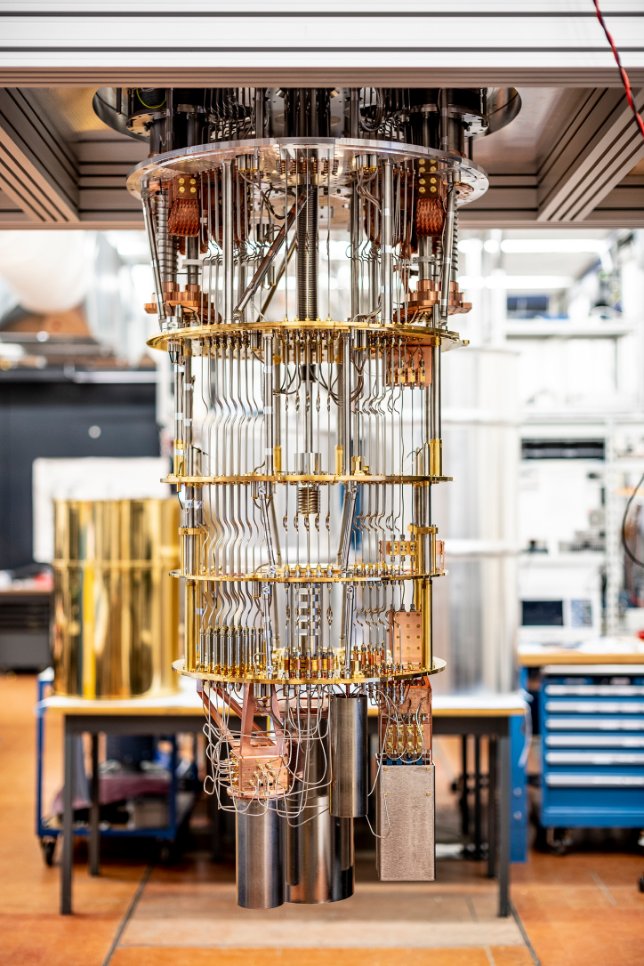 AndreasAtETH's tweet image. Check out our new manuscript on #Quantum Error Correction (#QEC) in a Distance-Three Surface-Code out on @arxiv since this morning. 
arxiv.org/abs/2112.03708
Great effort by all the team @qudev @ETH_physics @ETH_en and our collaborators at @IQ_USherbrooke @USherbrooke and @RWTH.