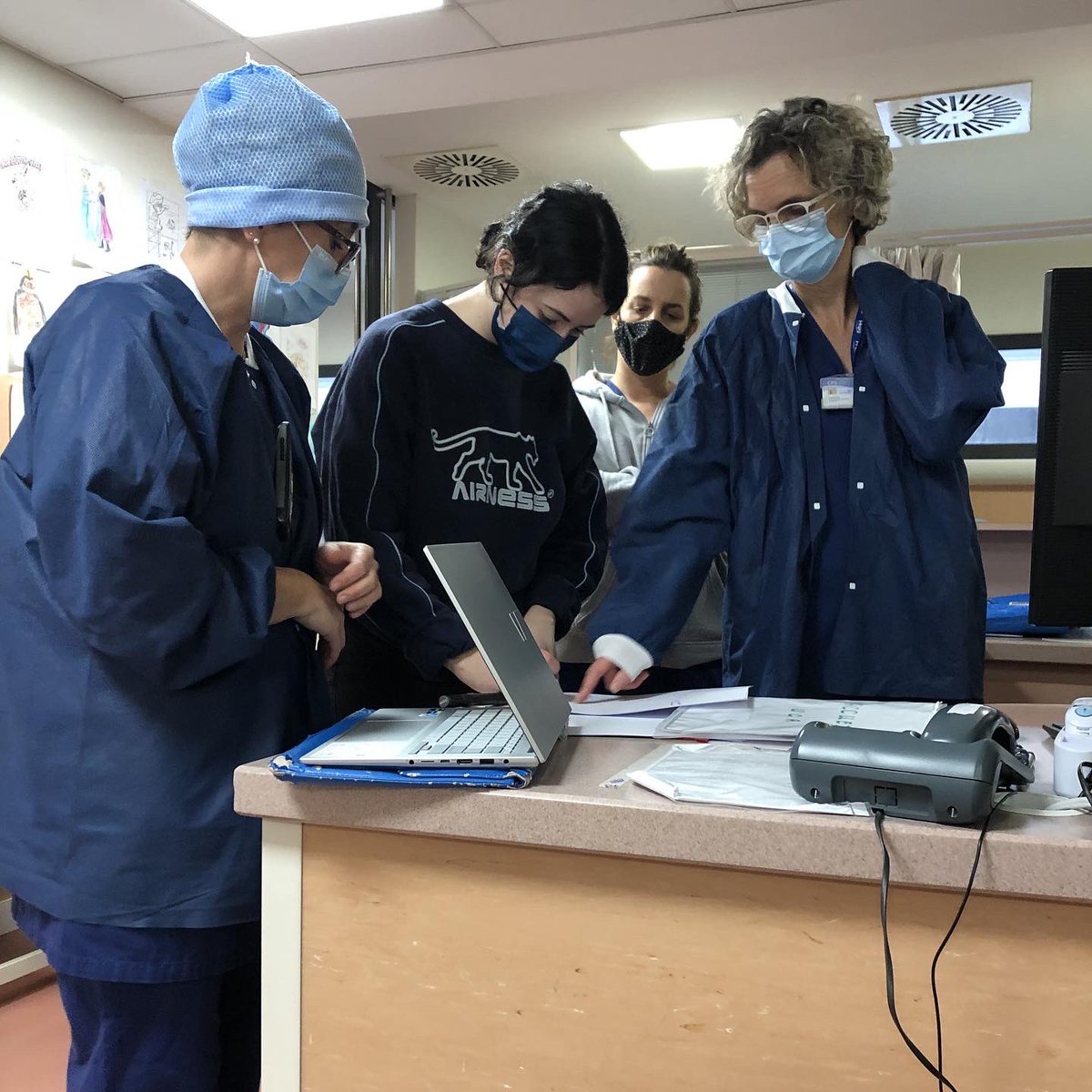 FablabBicetre's tweet photo. Atelier PopUp à l’Unité de Chirurgie Ambulatoire (UCA) pour imaginer un outil permettant d’éviter la perte des clefs des casiers des #patients 💡
@Hopital_Bicetre @APHP 
#fablabhospitalier #unitechirurgieambulatoire #bloc #ideas #team #local #wiki #hopital #soignants https://t.co/ecYoSVi1Yp