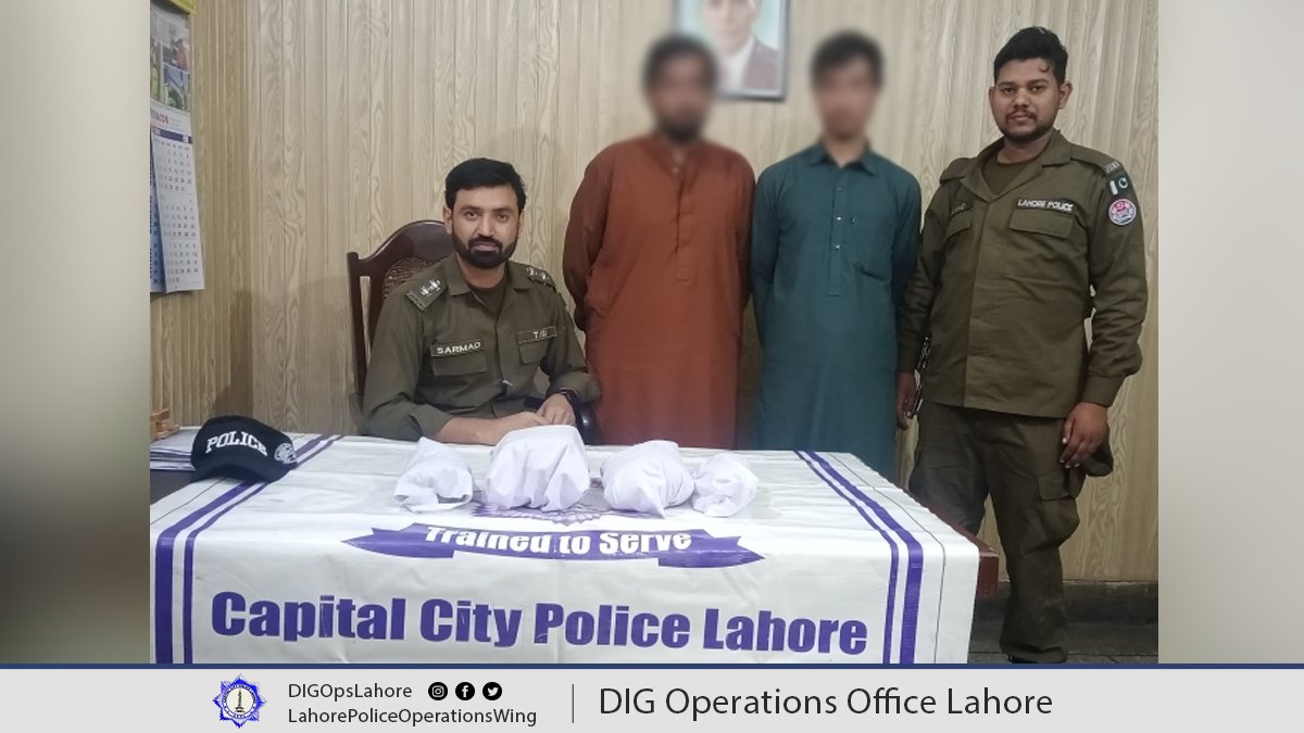 spcantt's tweet photo. باغبانپورہ پولیس کی کاروائی، منشیات کا مکروہ دھندہ کرنے والے 04 منشیات فروش گرفتار،
مجموعی طور پر 5 کلو گرام سے زائد چرس اور 800 گرام سے زائد آئس برآمد،مقدمات درج۔
"ملزمان کا علاقہ غیر سے منشیات لا کر لاہور میں نوجوان نسل کو فروخت کرنے کا اعتراف"
 ایس پی کینٹ عیسی سکھیرا https://t.co/7OOW5Udkdo