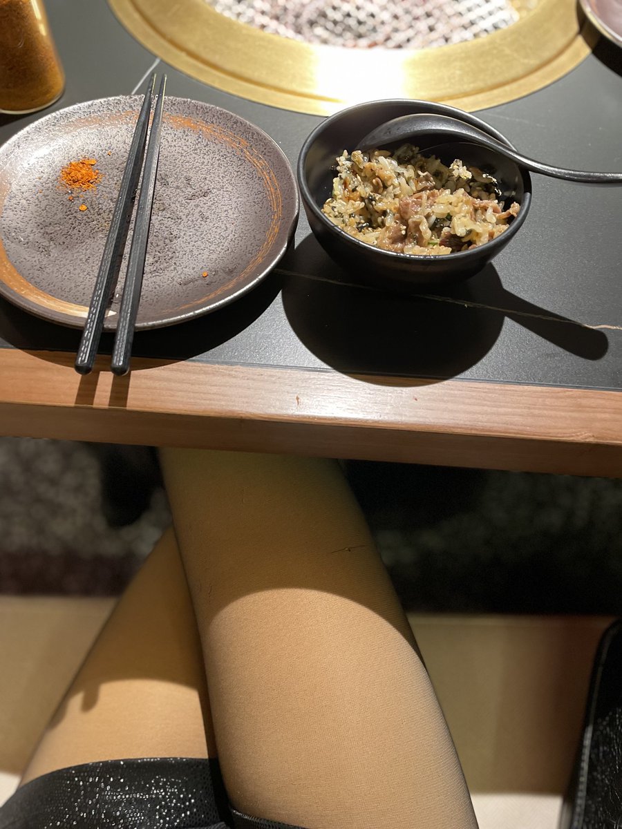 @limerencem 涞觅0.01黑色搭配热恋肤色！冬天里也可以薄丝搭配出街！
#涞觅不止丝滑
#肉丝
#丝袜
#美腿
#恋足 https://t.co/QHvSk4GVSF