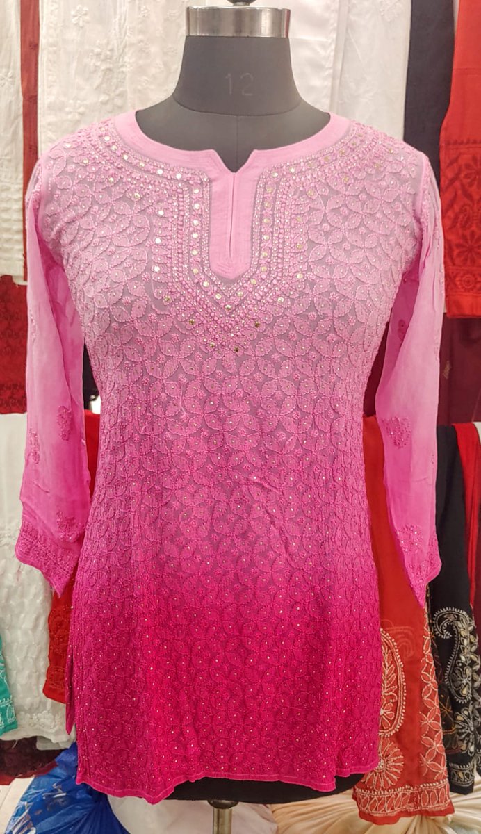 shaaneawadh's tweet photo. Viscose short top, resham thread Lucknow Chikankari, with mukeish work, shaded colors.
#shaaneawadh #shivamChikan #lucknowChikankari #viscoseChikanShortTop #vocalForLocal #instaFashion #mukeishWorkShortTop #reshamWorkShortTop #shadedChikanShortTop #chikanShortTop https://t.co/qX61KkdtyO