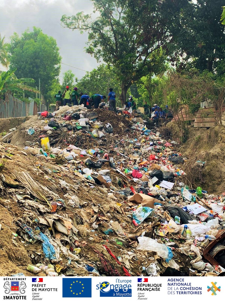 Oui, nous sommes bien en France.
#Mayotte #PetiteTerre #LaVigie #Pollution