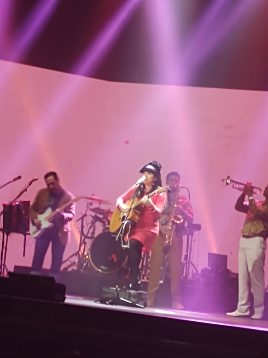 Hectorulisesr7's tweet photo. No tengo palabras para expresar lo que siento,Muchas Gracias @monlaferte, Gracias por tan magnífico concierto,después de un largo tiempo del encierro y la jodida pandemia por fin volví a sentir esa alegria, Gracias por todo ,Eres increíble,Saludos a Bb,Te adoro 💙😚 https://t.co/Gk8Nke8vS8