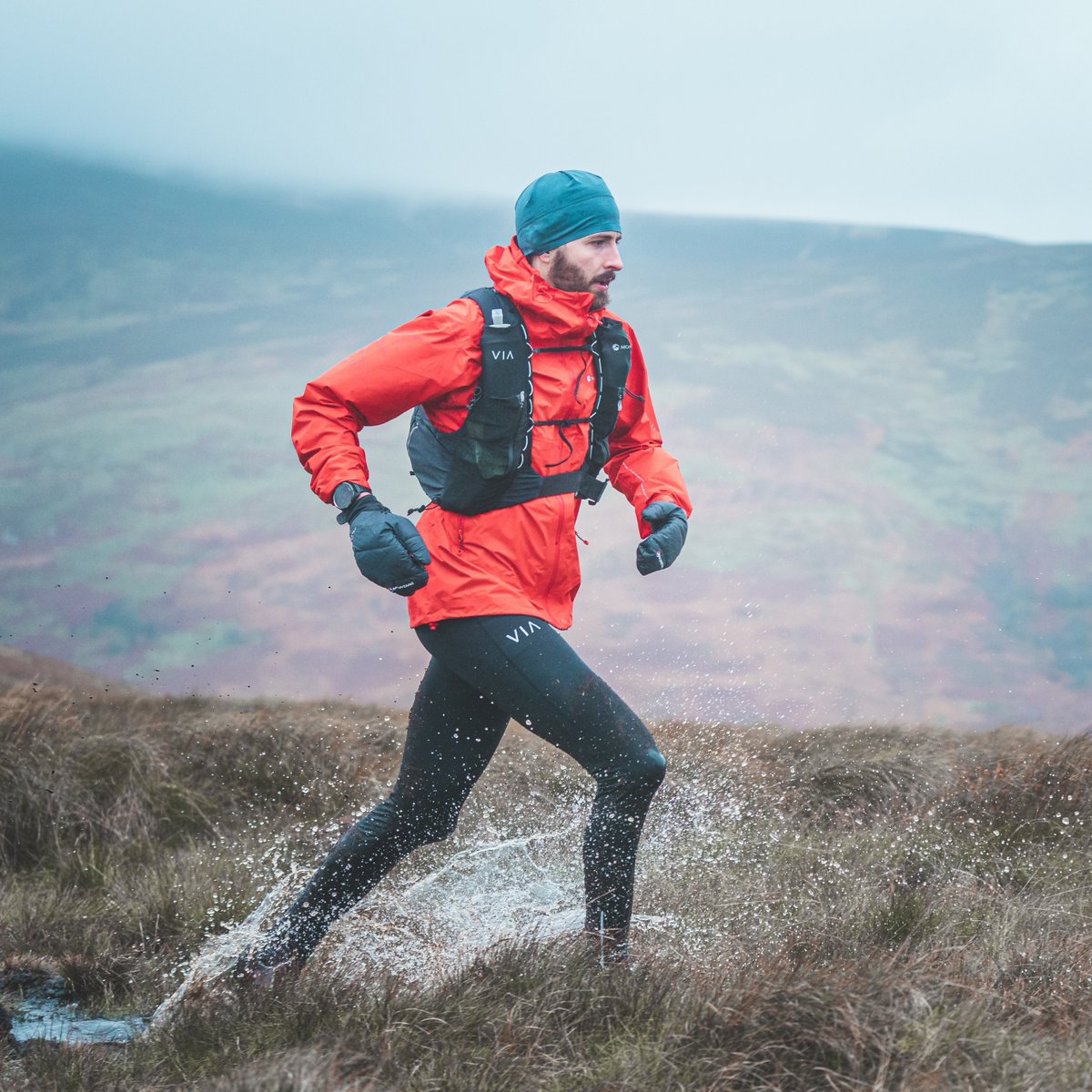 MontaneOfficial's tweet photo. In the latest episode of the #FurtherFasterPodcast, we spoke with #MontaneAthlete Simon Roberts. 
Simon discusses mindset changes, unorthodox self-motivation techniques &amp; hopes for the Montane Cheviot Goat Ultra (new race date TBC!) 
Listen here: https://t.co/ISur2BKUnx https://t.co/F2pUjscatX