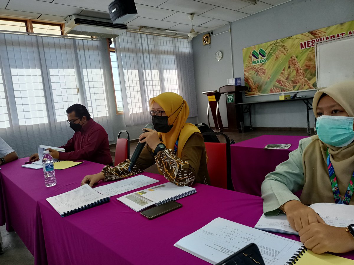 rozanamada's tweet photo. @Caw_PK_PT Pembentangan DECA di PPK Arau  pada 8 Disember 2021... Tahniah2 Ppk Mada Arau 

#TeamBPIP 
#cawpenyeliaankewangandanperniagaantani 
#TeamDECAtaskforce
#decasystem 
#betulkanygbiasa
#biasakanygbetul
#madamabeles https://t.co/y5kQ1B2xMo