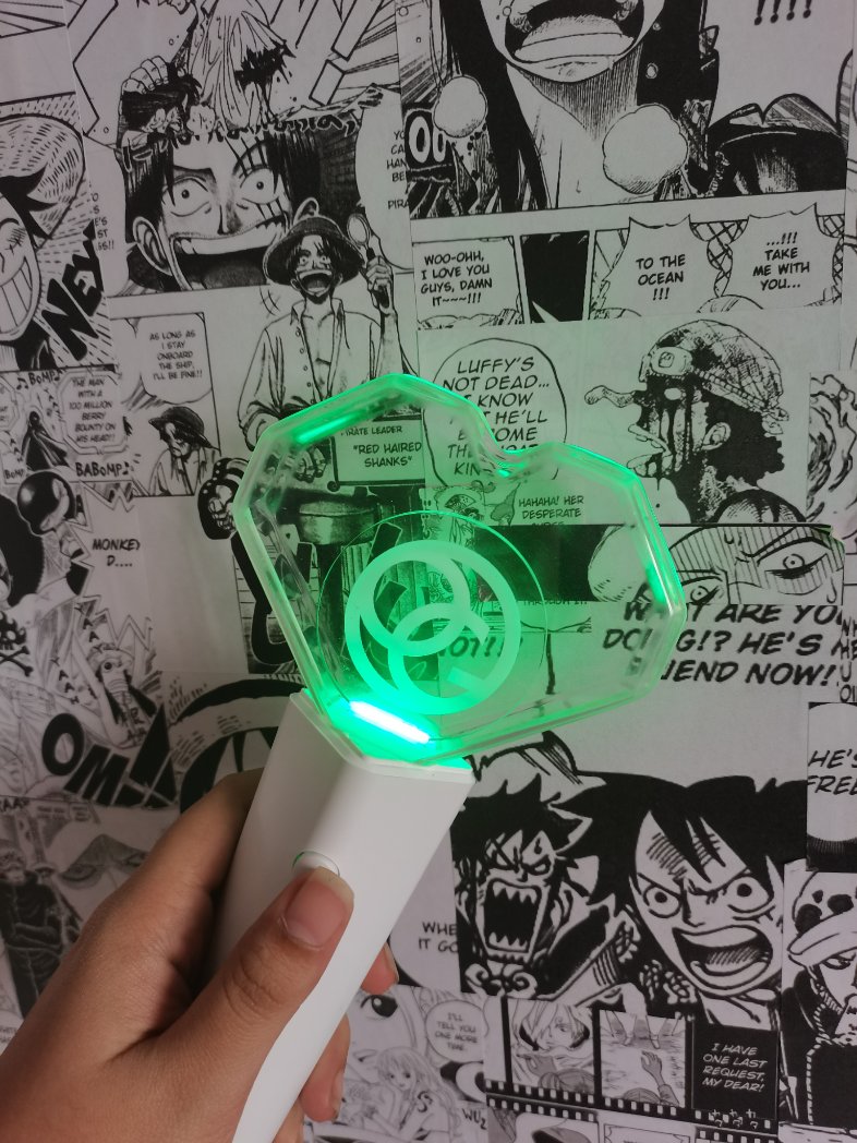 babiipeyt's tweet photo. after a year of waiting, my offgun lightstick arrived. i purchased this last oct. 2020 for almost 2k and it only came now. i am not satisfied with the product so i might resell it since it has a lot of issues. if anyone is interested please send me a dm. 1k + lsf. https://t.co/KxSDfOLEUQ