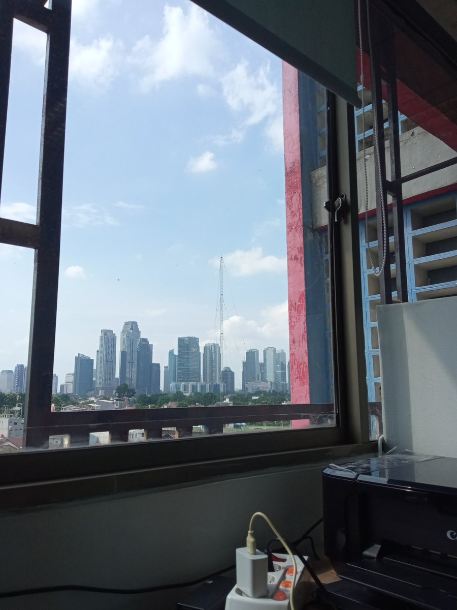 Kerjaan hari ini selesai...

Mau pulang cepet tapi mager ya :)