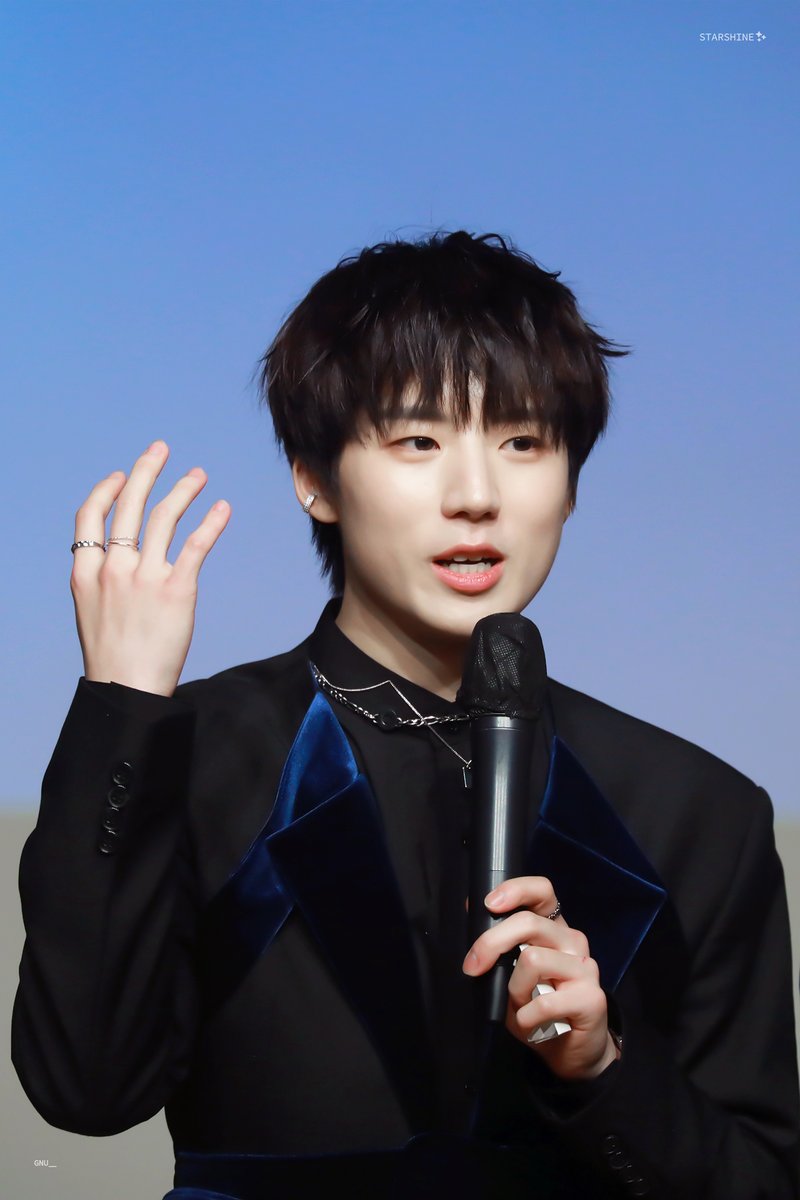 Starshine_GNU's tweet photo. 211205 팬사인회 

#GEONU #건우 #JUSTB #저스트비
@geonu___ @JUSTB_twt https://t.co/UVF30kP8eJ