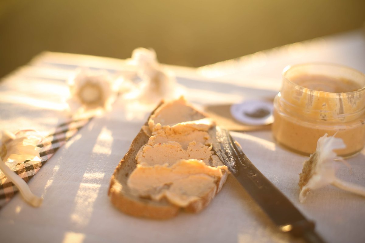 🧀 L'Almadroc, una novetat de <a href="/FormatgesLluca/">FormatgesLluca</a> exclusiu als Lots de Nadal! 

Un formatge d'untar d'origen medieval! 📖La recepta figura al Llibre del Sent Soví, el primer llibre de cuina catalana.

No us deixarà i diferents! 👌🏼

➡️ Compra el Lot de Nadal: comprallucanes.cat/marketplace/ll…