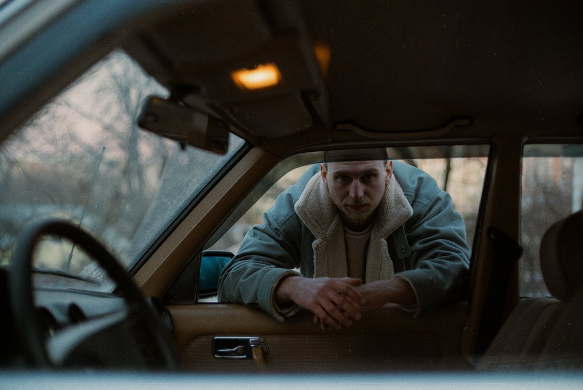 hleblat's tweet photo. Anton &amp; Mercdedes 123 in Minsk.
#photography #minsk #portrait #art #cinema #film #mercedes #Automotive #people #fashion #model #35mm #SonyAlpha #digitalart #naturallight #belarus #minsk #street #home #december #winter #man #beauty #вбеларуси #минск #ссср https://t.co/ftVQOrG9Tq