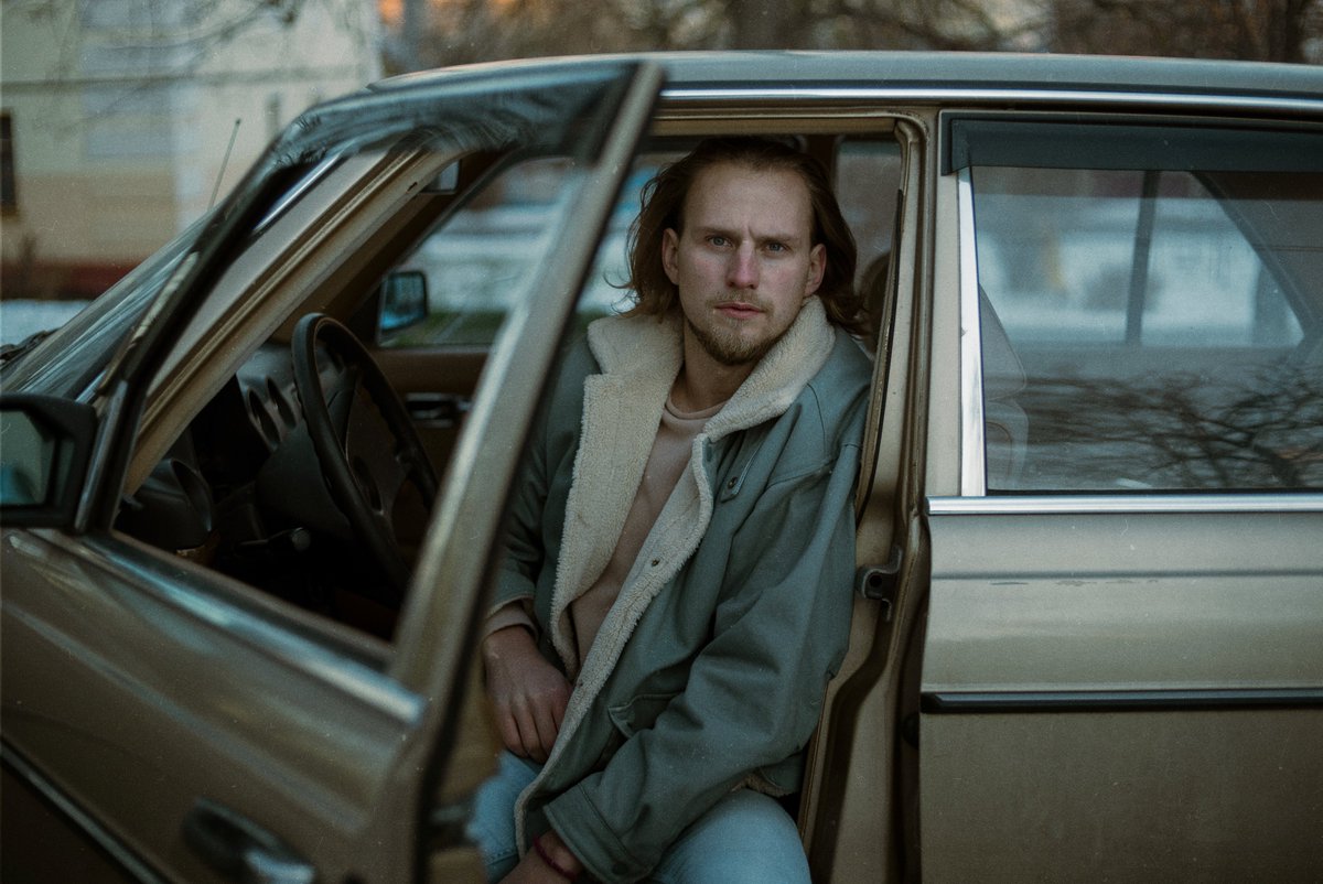 hleblat's tweet photo. Anton &amp; Mercdedes 123 in Minsk.
#photography #minsk #portrait #art #cinema #film #mercedes #Automotive #people #fashion #model #35mm #SonyAlpha #digitalart #naturallight #belarus #minsk #street #home #december #winter #man #beauty #вбеларуси #минск #ссср https://t.co/ftVQOrG9Tq