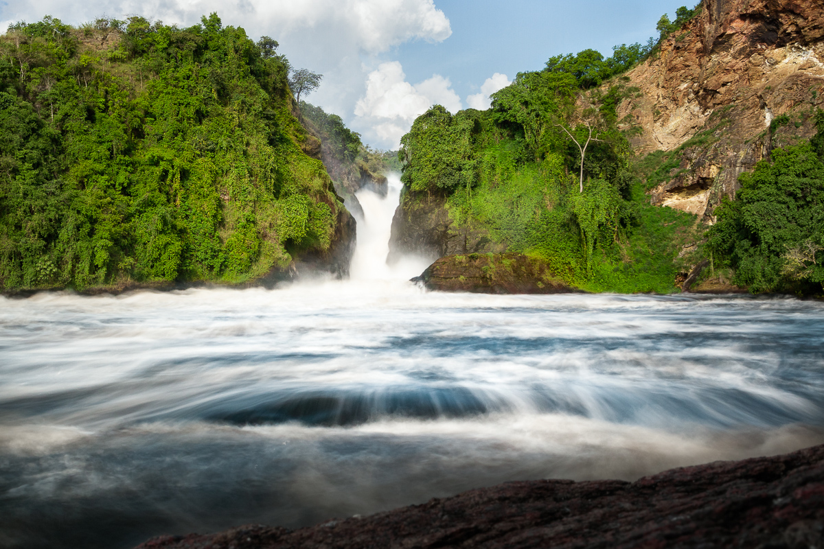 Die #murchisonfalls befinden sich im westlichen Teil des gleichnamigen Nationalparks. Der Nil stürzt hier 50 m in die Tiefe. 
exploreuganda.de/attraktionen/n… 
📷 Uganda Tourism Board
#ugandaentdecken