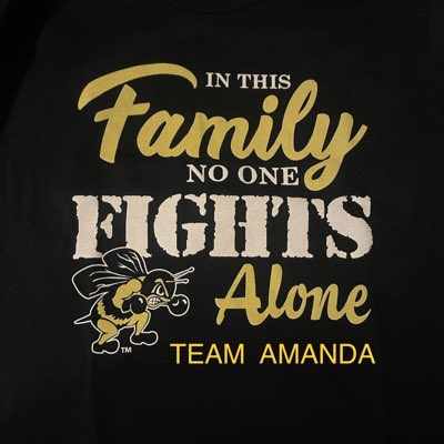 MrsTownsend417's tweet photo. She is loved. She is strong. That tumor is going bye bye today!! ❤️❤️ https://t.co/D1nxWo2auF