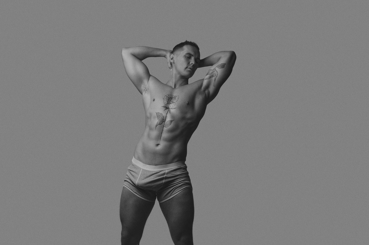 ohyeahjimmy's tweet photo. Pics by the amazing @phantasma_photo making me feel so good in my birthday suit ! https://t.co/wbu9MIxnYd