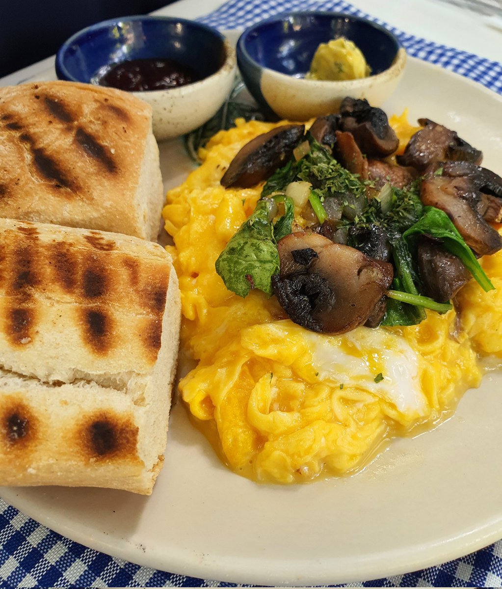mmmaetzy's tweet photo. Cause of Death: Food Coma
#rusticmornings https://t.co/iCOPyU9kje