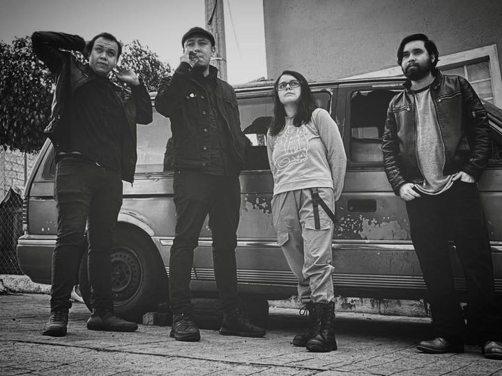 Parte de la sesión de fotos para Sings Of Weakness, por cierto, ¿ya escucharon la rola? 

Si no lo han hecho ahora es cuando
redulalume.hearnow.com/signs-of-weakn…

Esto y más sonará el 18 de Diciembre en el Dark Celebration, ¡allá nos vemos! 

📸 Por Lucero y Daniel, gracias por compartir. -FH