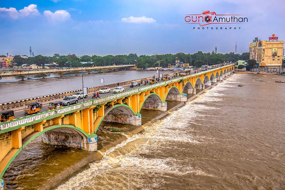 vetridhaasan's tweet photo. மதுரையின் அடையாளம் - ஆல்பர்ட் விக்டர் மேம்பாலத்திற்கு வயது 136
😍🎊🎂
வைகை நதி மக்கள் இயக்கம் கேக் வெட்டி கொண்டாட்டம்.
100 ஆண்டுகளை கடந்து விட்ட இப்பாலத்தை யுனெஸ்கோ பாரம்பரிய சின்னமாக அறிவிக்க மக்கள் கோரிக்கை.
#Madurai #மதுரை #AVbridge @UNESCO @ptrmadurai @thiruppathyk https://t.co/S4nUdsMs6Z
