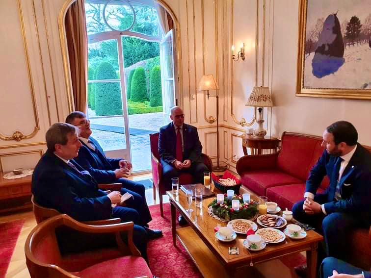 tamasivankovacs's tweet photo. Fascinating discussion on #Belgian, #Flemish &amp; #Antwerp politics, the #V4 &amp; the #EU, incl. #security, #migration, #energy &amp; #climate with @DeKamerBE @de_NVA MP @MichaelFreilich under the #Hungarian @V4_PRES with my #Visegrad #Ambassador colleagues &amp; @EpsteinAri  ⚫️🟡🇧🇪 🇭🇺🇸🇰🇨🇿🇵🇱 https://t.co/Gls2WHAaYA