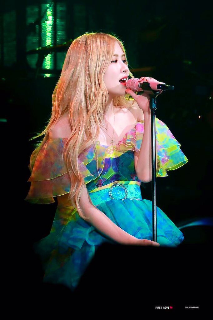 i vote #MAMAVOTE  #rosé 
Chúng ta đã nỗ lực rất nhiều từ những ngày đầu tiên nhưng s bh  các cậu lại chọn cách từ bỏ mà k p là cố gắng. Làm ơn hãy nghĩ đến lí do mà cậu bắt đầu. Cố lên vote đi vì cậu k đơn độc đâu.