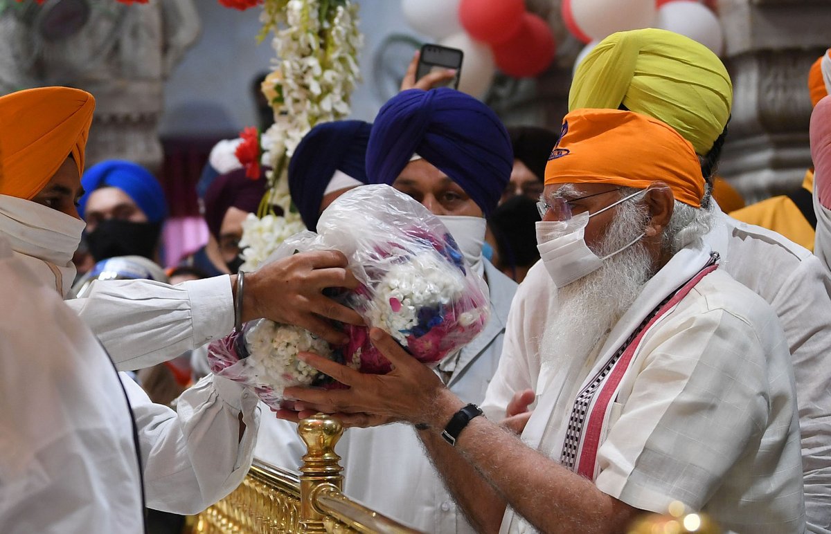 The martyrdom of Sri Guru Teg Bahadur Ji is an unforgettable moment in our history. He fought against injustice till his very last breath. I bow to  Sri Guru Teg Bahadur Ji on this day.

Sharing a few glimpses of my recent visit to Gurudwara Sis Ganj Sahib in Delhi.