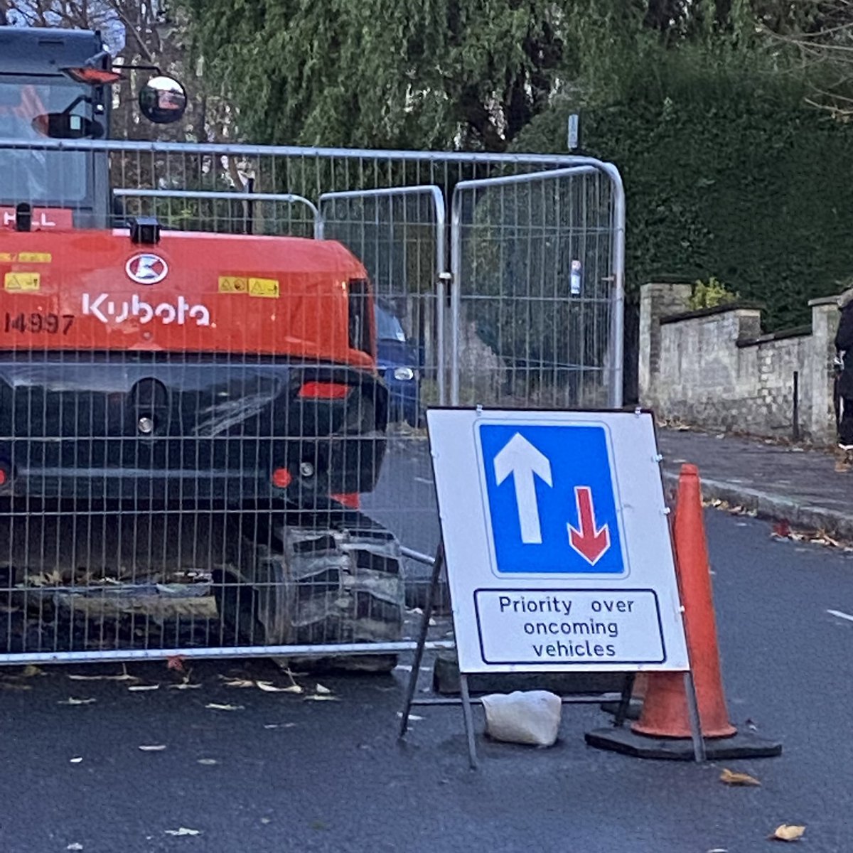legalledoff's tweet photo. Confusing Priority is given in both directions with these roadworks in Cathcart Hill  N19 https://t.co/od9ZV6nDAn