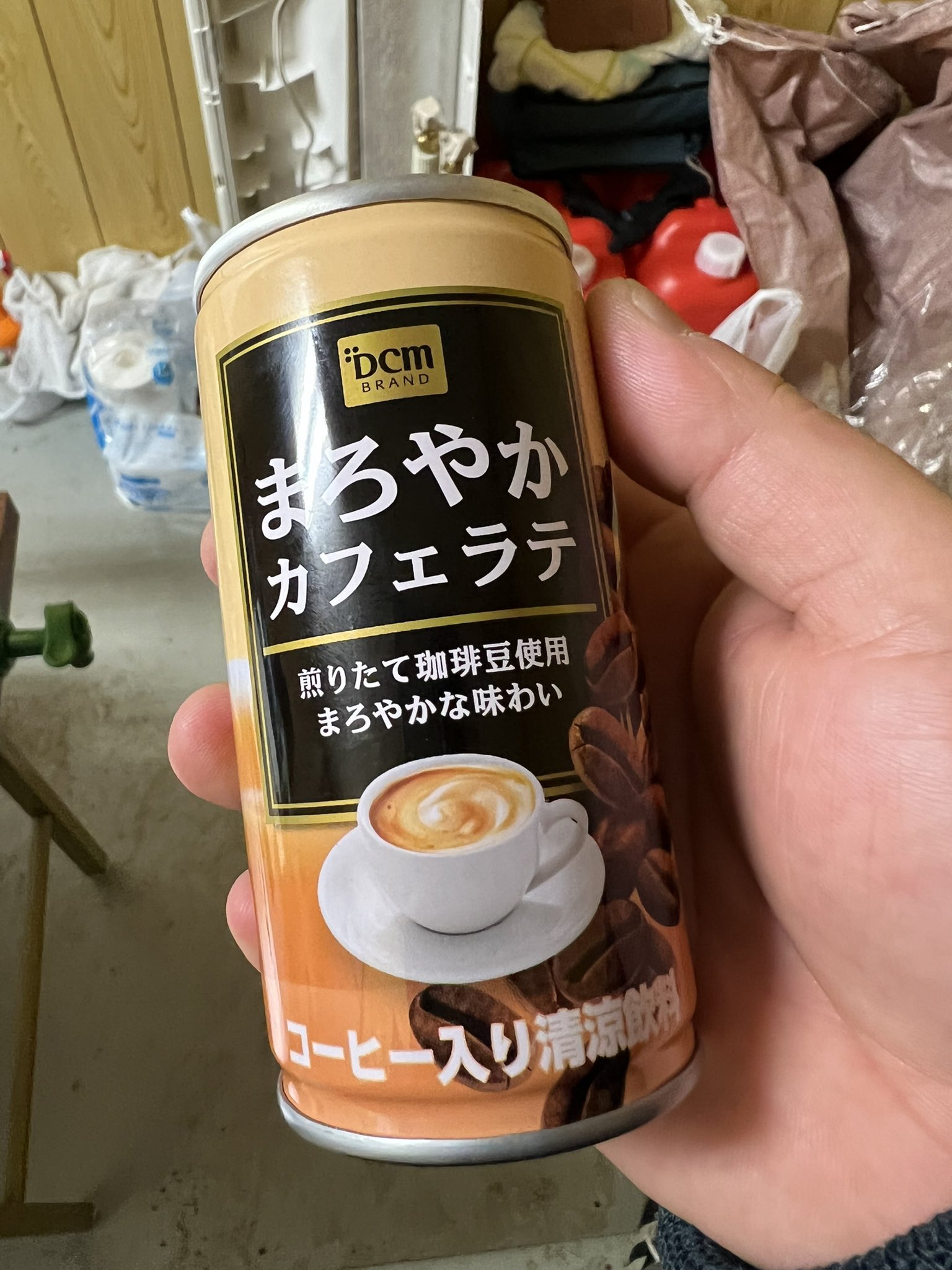 Bazongas Tv サンガリアなどの格安の不味いコーヒーには慣れてるつもりだったが これは マジで不味い なんかおしくないカフェラテを水で薄めた感じ あと甘いコーヒーとかで コーヒー飲料 の表記はよく見るが コーヒー入り清涼飲料 は見たことない