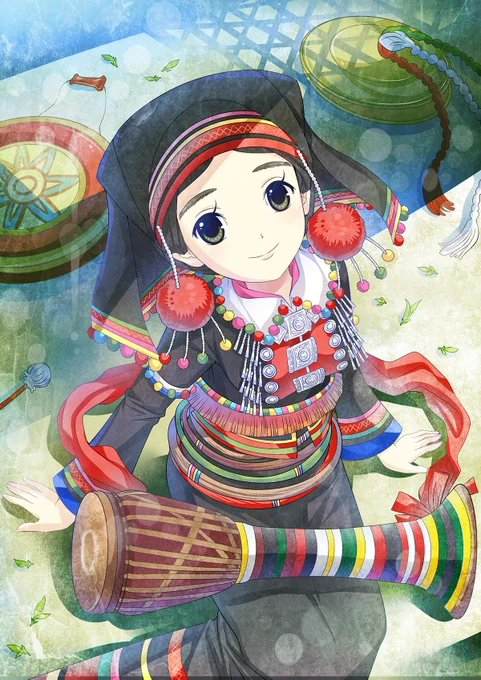 【中国民族娘】第55弾はドアン族です。頭巾の左右や服のあちこちにカラフルな毬がついています。腰に着けた藤蔓製の輪っかは、多いほど有能の証だとか。木材をくりぬいて中に水を注入した水太鼓は中国でもたいへん珍しい楽器です。() #中国民族娘#ドアン族#創作イラスト#民族衣装 